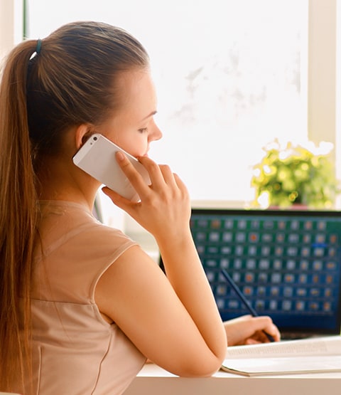 Manuela Flau bei der Arbeit